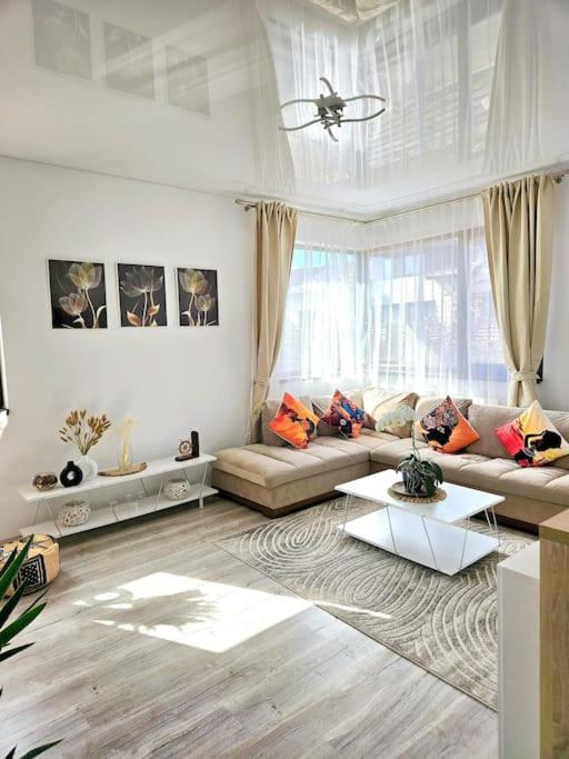 Cozy Sorada 1 Apartment Bragadiru المظهر الخارجي الصورة